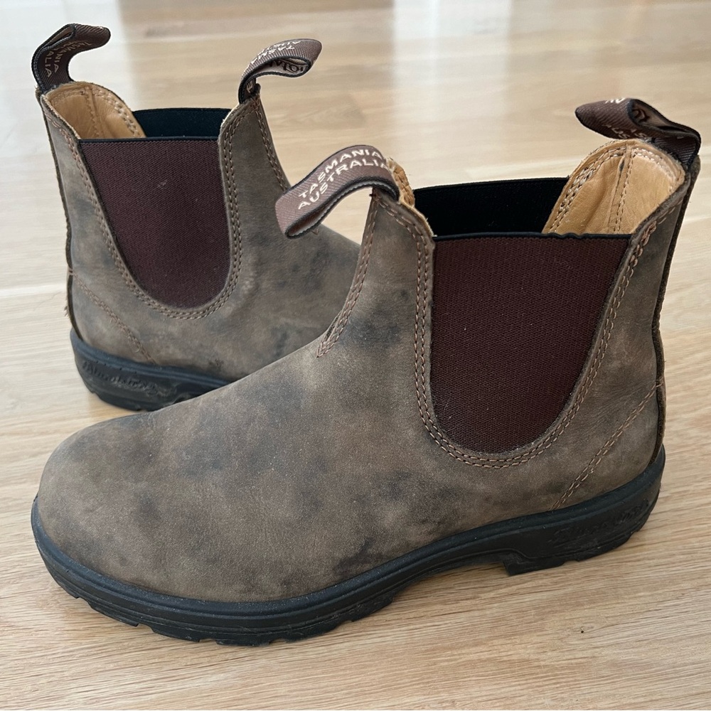 Blundstone boots women’s rustic brown size 4.5 (7.5 US)